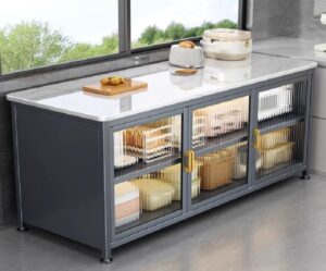 Buffet de cuisine moderne avec portes vitrées